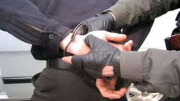 Pateicoties vērīgiem iedzīvotājiem, Jelgavā „uz karstām pēdām” aiztur laupītāju