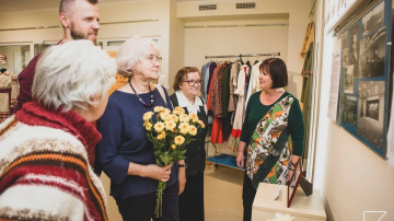 Kultūras mīļotāji pulcējas Ķekavas novadpētniecības muzeja izstādes atklāšanā