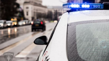 Valsts policija uz aizdomu pamata par vairākām zādzībām un mantas bojāšanām aiztur nepilngadīgus jauniešus