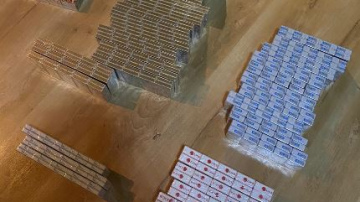 Valsts policija vairākos īpašumos Liepājā konstatē nelegālās cigaretes