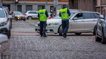 Likumsargi veic pārbaudes veikalos par sejas masku lietošanu