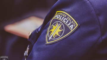 Policijas darbinieki Dobelē aiztur laupītāju