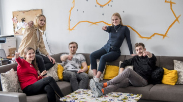 Jaunie uzņēmēji saņem grantus savas uzņēmējdarbības attīstīšanai