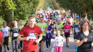 Skrien Latvija 2.posms – Valmieras maratons – ar jaunu starta/ finiša vietu atjaunotajā Jāņa Daliņa stadionā