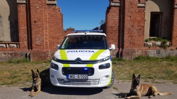 Valsts policija kādā izglītības iestādē Liepājā veic pārbaudes