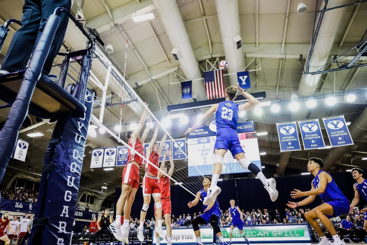 Ramanim 20 punkti uzbrukumā uzvarā NCAA čempionāta spēlē