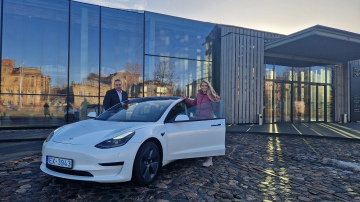 Maiņas auto – Tesla: apdrošinātājs Balcia uzsāk sadarbību ar jaunuzņēmumu OX Drive