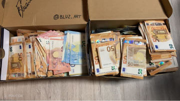 Policija pabeidz izmeklēšanu par nelikumīgu cigarešu realizāciju Salaspilī un noziedzīgi iegūtu līdzekļu legalizēšanu