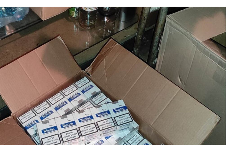 Valsts policija no nelegālās aprites Liepājā izņem 20 tūkstošus cigarešu