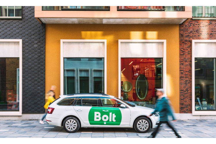 “Bolt” turpina pilnveidot drošības funkcijas lietotnē – ievieš atkārtotas partneršoferu identitātes pārbaudes