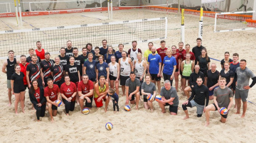 Aizvadīts pirmais sporta federāciju un organizāciju savstarpējais pludmales volejbola turnīrs