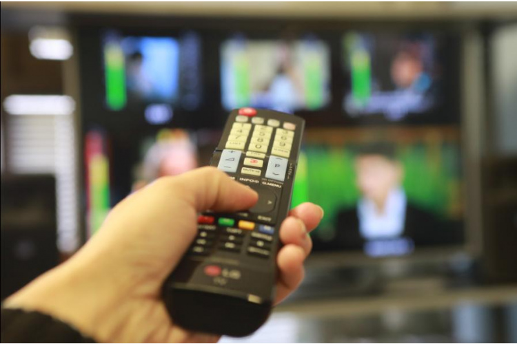 Rīgā un Daugavpilī aizturēti nelegālās televīzijas izplatītāji