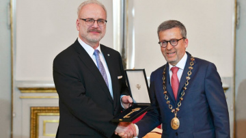 Valsts prezidentam piešķir Lisabonas goda pilsoņa statusu