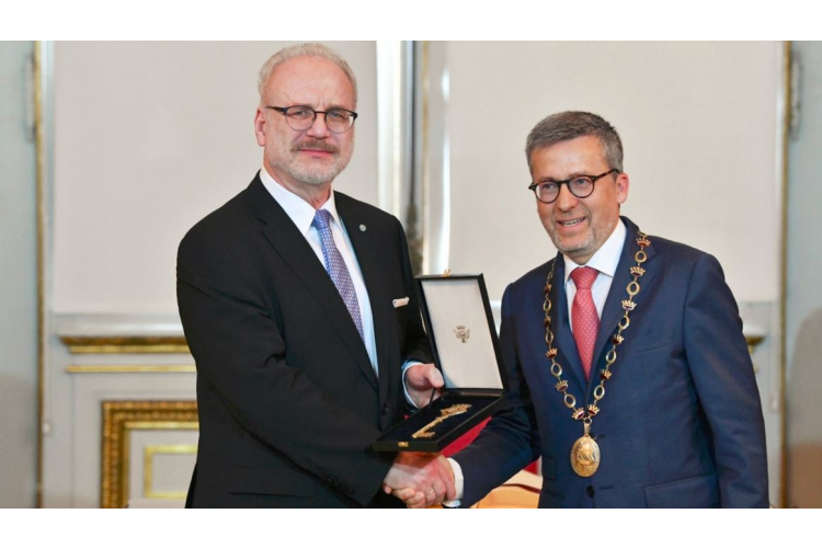 Valsts prezidentam piešķir Lisabonas goda pilsoņa statusu