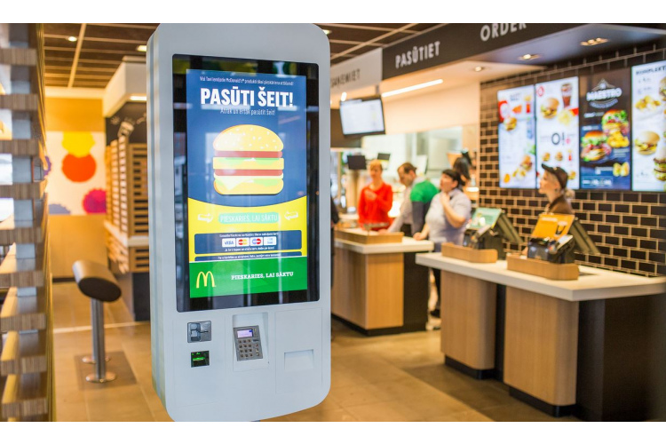 “McDonald’s” investēs vairāk nekā 350 tūkstošus eiro rūpēs par komandu un pieņems darbā 120 jaunus darbiniekus