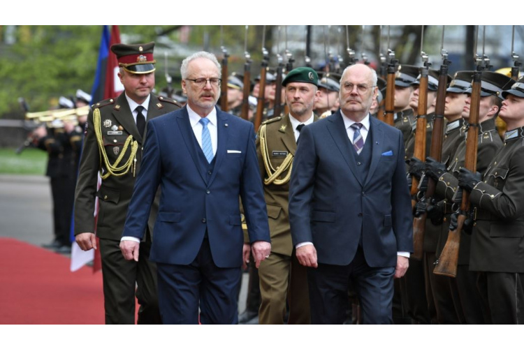 Latvijas un Igaunijas prezidenti: NATO samitā Viļņā nepieciešams vienoties par konkrētu ceļa karti,