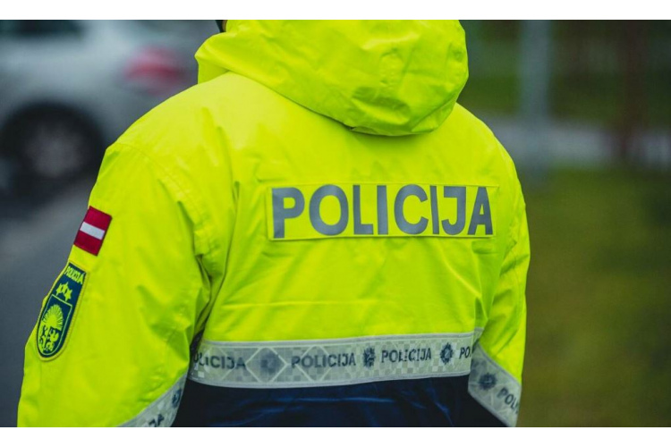 Valsts policija aicina atsaukties aculieciniekus ceļu satiksmes negadījumam, kas noticis Mārupē, Rožu ielā