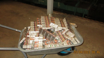 Kravas vilcienos atklāj vairāk nekā 180 000 kontrabandas cigarešu