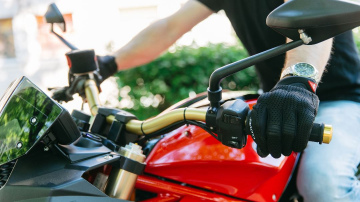 “Balcia” paplašina elektrisko transportlīdzekļu KASKO piedāvājumu, uzsākot sadarbību ar “Energica Latvia”