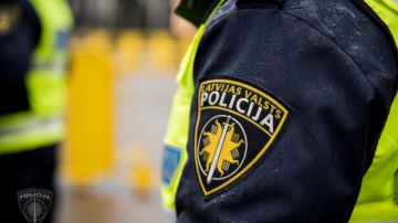 Valsts policija aicina atsaukties aculieciniekus ceļu satiksmes negadījumam Rīgā, Marijas un Elizabetes ielu krustojumā
