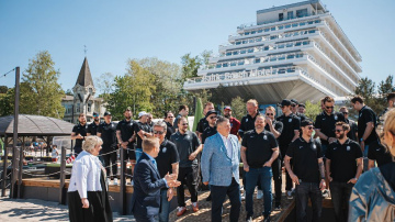 Pēc uzvarām bagātas nedēļas Latvijas hokeja izlase relaksējās „Baltic Beach Hotel &SPA”