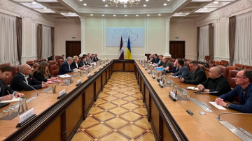 Indriksone Kijivā pārrunā Latvijas plānu Ukrainas atjaunošanai