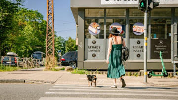 Apstiprina noteikumus reklāmām un citiem informatīviem materiāliem Rīgā