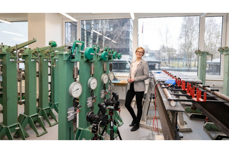 RTU zinātniece izstrādā inovatīvu metodi būvmateriālu ilglaicības novērtēšanai