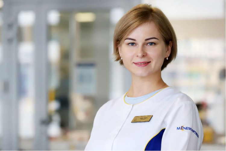 Farmaceite_Jeļena_Bebre
