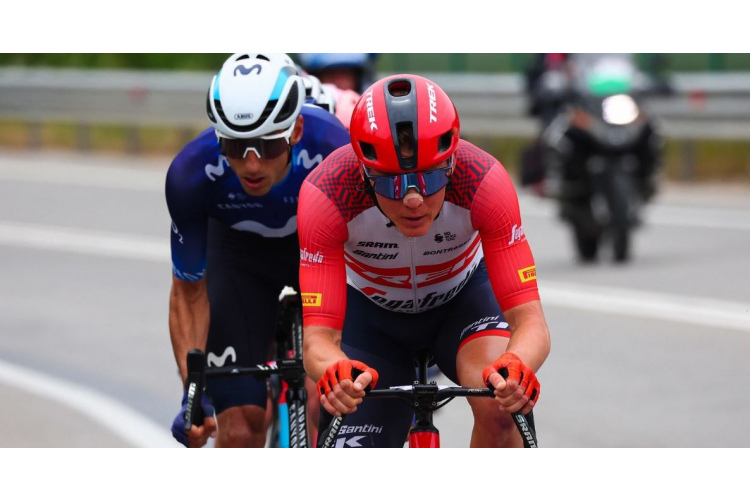Skujiņam tehniskais defekts un 7. vieta “Giro d’Italia” astotajā posmā
