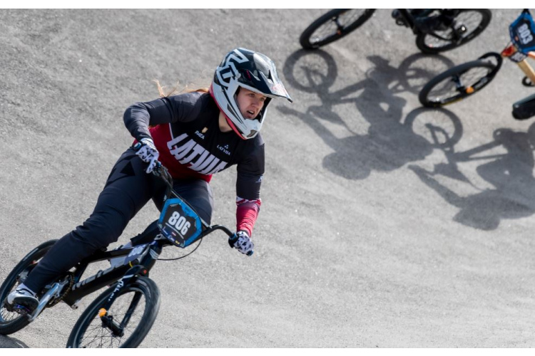 Latvijas BMX braucējiem medaļu raža Valmierā aizvadītajā UEC EK 5. posmā