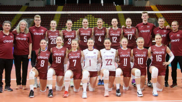 Latvijas sieviešu volejbola izlase Eiropas Sudraba līgā svin uzvaru Skopjē