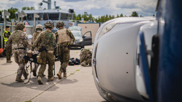 Rīgā notikušas militārās mācības; slimnīcas pārbauda iespējas uzņemt cietušos