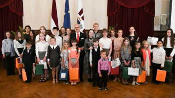 Valsts prezidenta Egila Levita runa, tiekoties ar politiski represētajiem un skolēnu darbu konkursa