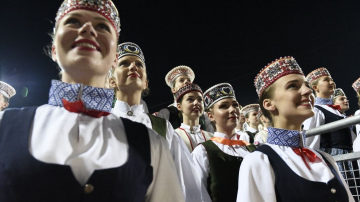 Kopā būt un kopā just Latvijas Televīzijā – Dziesmu un deju svētku pārraides
