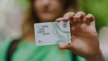 Tirdzniecībā pieejama Dziesmu svētku biļete Rīgas sabiedriskajam transportam