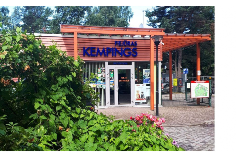 Ventspils Piejūras kempings saņem balvu «Latvijas labākais tirgotājs 2022»