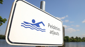 Teju visās Rīgas peldvietās laba ūdens kvalitāte; turpinās pludmaļu labiekārtošana