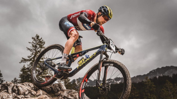 Blūms pirms svarīgā PČ pakāpjas uz 12. vietu pasaules rangā