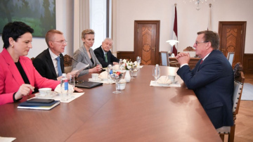 Valsts prezidents pauž atbalstu iekšlietu sistēmas darbinieku atalgojuma palielināšanai