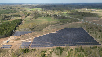 Noslēgts viens no vērienīgākajiem zaļās enerģijas projektu iegādes darījumiem Latvijā