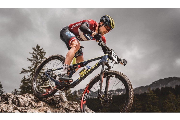 Blūms pirms svarīgā PČ pakāpjas uz 12. vietu pasaules rangā