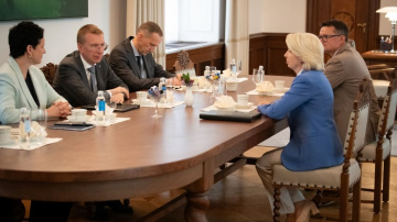 Valsts prezidents pauž gandarījumu par kvalitatīvi uzsākto valsts aizsardzības dienestu