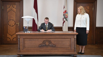 Valsts prezidents Edgars Rinkēvičs aicina Eviku Siliņu sastādīt Ministru kabinetu