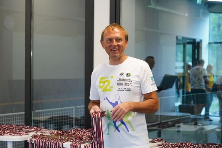 Latvijas ārsti Jūrmalā izcīna medaļas pasaules čempionātā tenisā