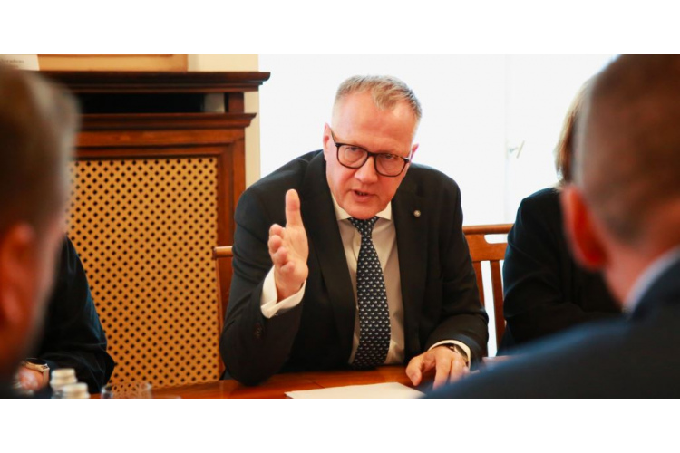 Finanšu ministrs apspriež ar pašvaldību vadītājiem valsts atbalstu vētras seku mazināšanai