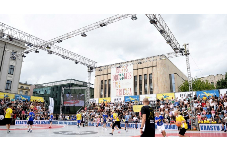 Nedēļas nogalē Esplanādē notiks basketbola turnīrs “Krastu mačš”, kurā piedalīsies arī Rīgas mērs Vilnis Ķirsis