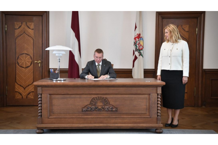Valsts prezidents Edgars Rinkēvičs aicina Eviku Siliņu sastādīt Ministru kabinetu