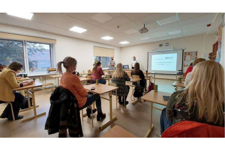Mēness aptieka: skolēni, kuri apmeklēs tikai skolu – mazākumā