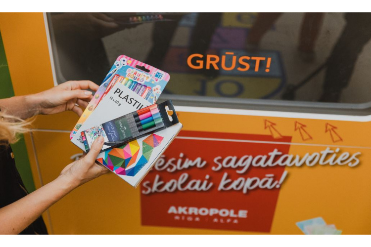 Akcijā “Palīdzēsim sagatavoties skolai kopā!” saziedots teju 21 tūkstotis eiro un skolas preces 128 bērnu mācību gada
